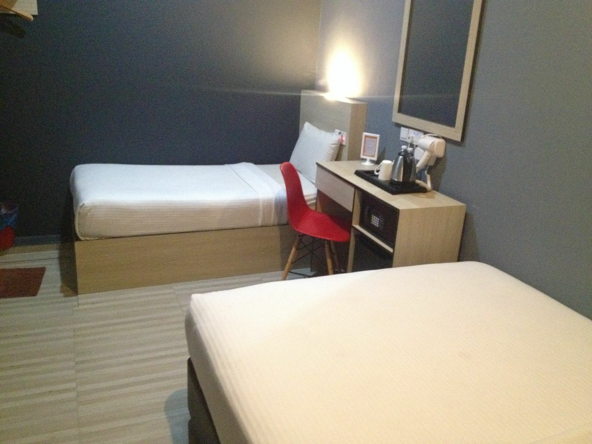 Dj Citi Inn Hotel Куала Теренгану Екстериор снимка